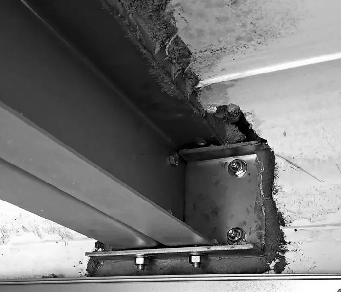 Refuerzo estructural ejecutado en obra sobre elemento existente